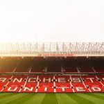 Manchester united Läktare på Old Trafford med texten Manchester United i stolarna